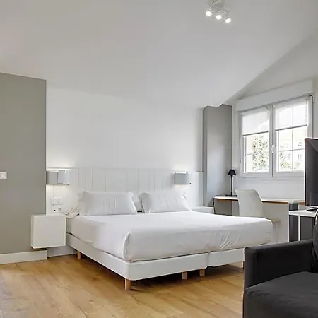 Hotel Flysch 2*